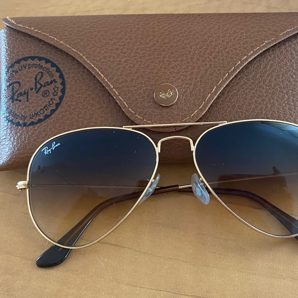 Ray Ban Aviators!